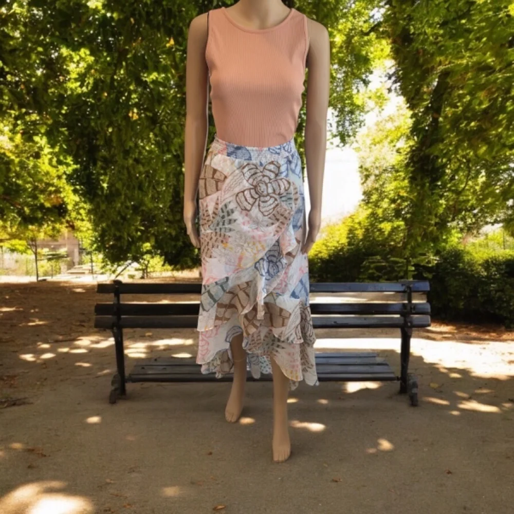 WHBM Forme Ribbed Stretch Tank - Picture 9 of 12